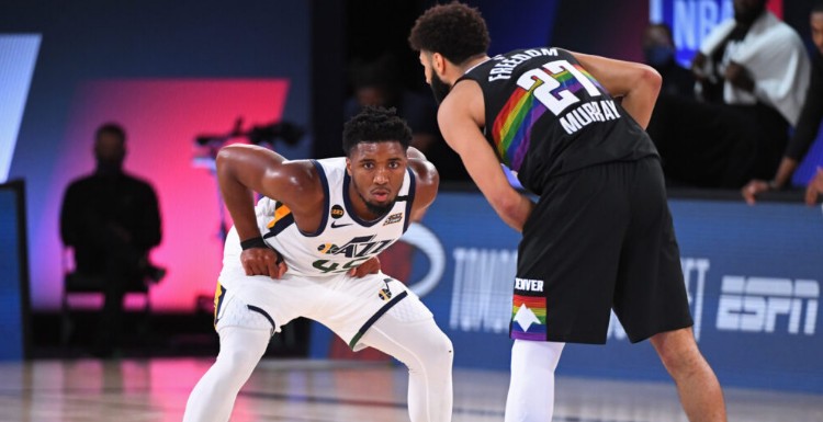 球队在锋线 球队在锋线