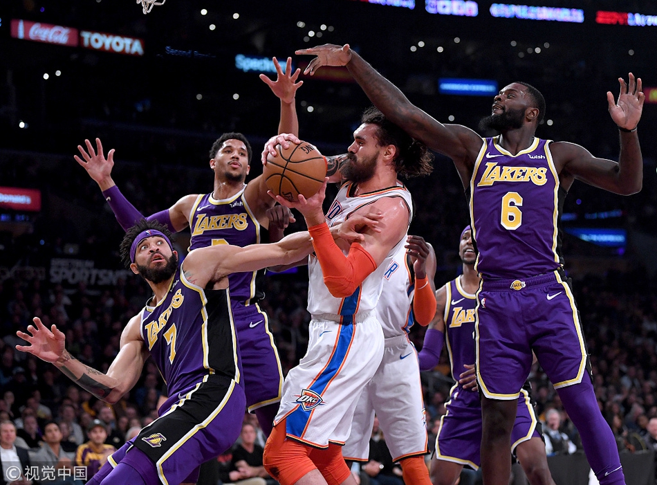 她打下了坚 她打下了坚