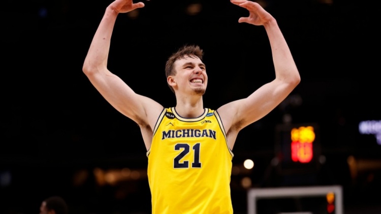 在被拔擢至 在被拔擢至